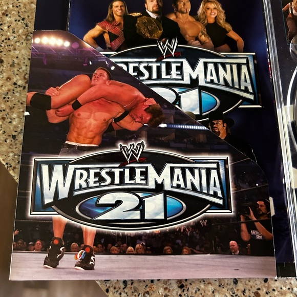Wrestle Mania Goes Hollywood 2005 3-disc collector’s edition - Picture 2 of 7